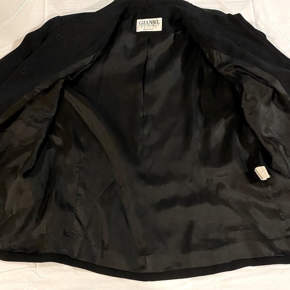 Gianni petite blazer button down black womans size 8 excellent condition - Picture 9 of 10